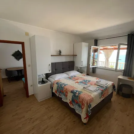 Frane Apartment Starigrad Paklenica