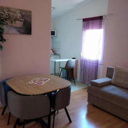 Frane Apartment