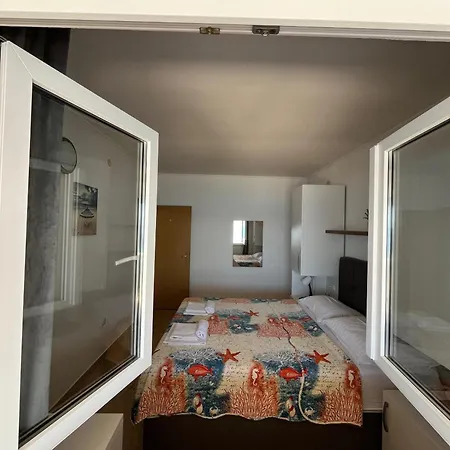Apartment Frane