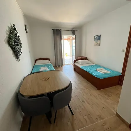 Apartment Frane